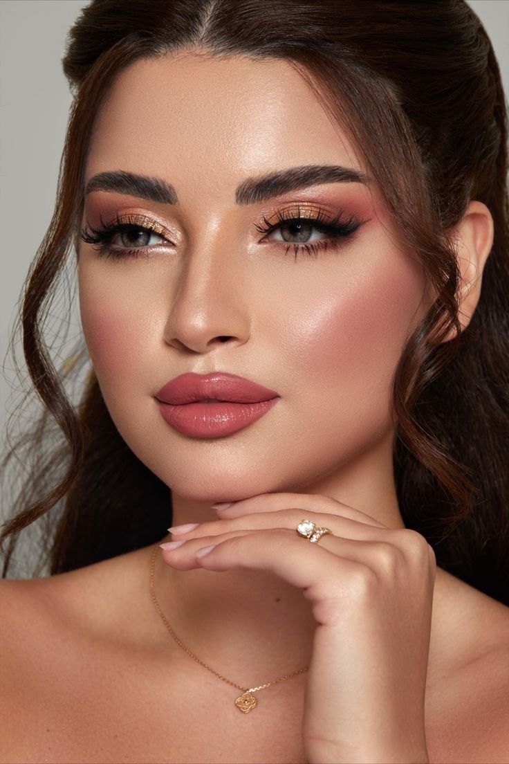 Glossy makeup